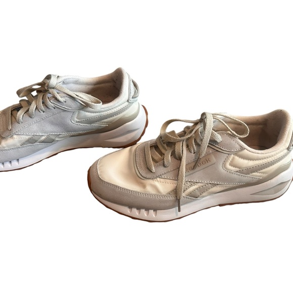 Reebok - Picture 3 of 7